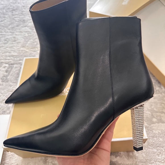 New MK heels boots - Picture 4 of 5
